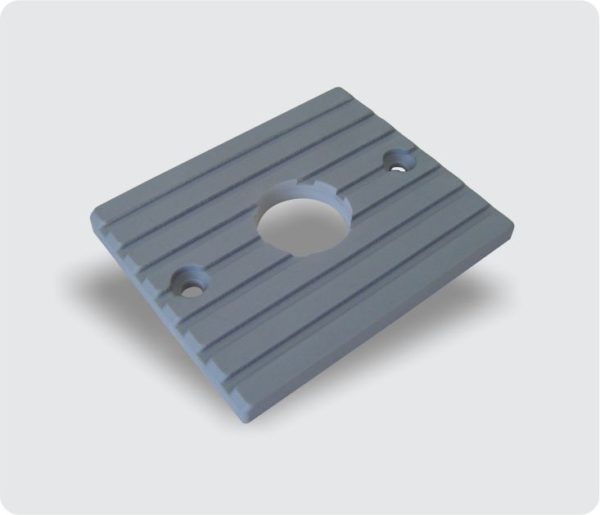 3203 - SAPATA AÇO 7,5 X 76 X 94mm (2 FUROS Ø6,5mm) (FURO CENTRAL Ø25mm)