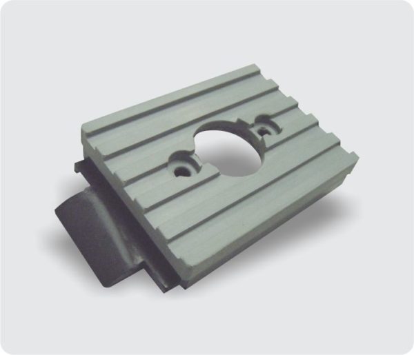 9080 - SAPATA BRANITE 26 X 70 X 119mm (AÇO 3mm) (2 FUROS Ø7,0mm)