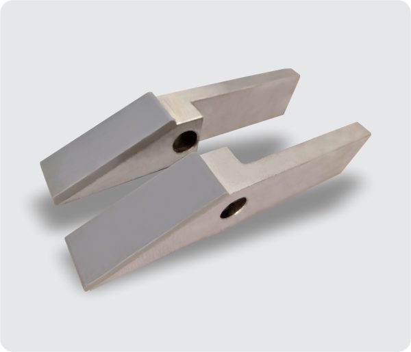 7142-1 - PINÇA AÇO 21 X 28 X 135mm (FURO 012mm) (R) (REVESTIMENTO)